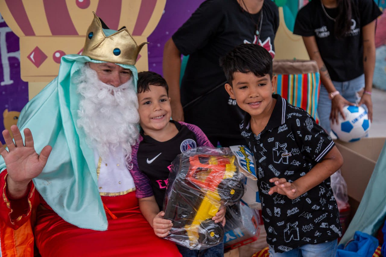 Niñas y niños quilmeños disfrutaron de una jornada de alegría junto a los reyes magos