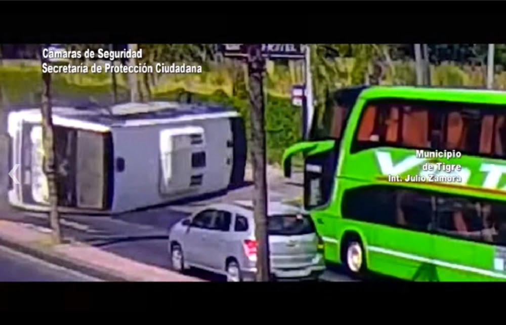 Protección Ciudadana brindó asistencia tras Colisión y vuelco en Talar