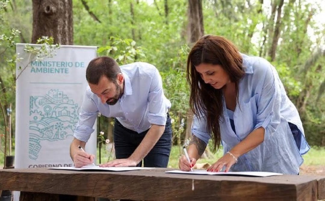 Damián Selci firmó un convenio con el gobierno bonaerense para fortalecer un programa forestal
