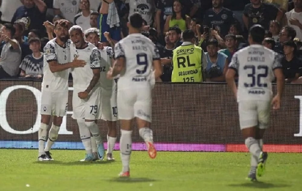 Independiente pego y ganó ante el otro Independiente de Mendoza