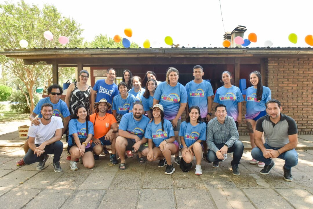 Leo Nardini estuvo con los más chicos en el comienzo de la Colonia Municipal de Verano 2024