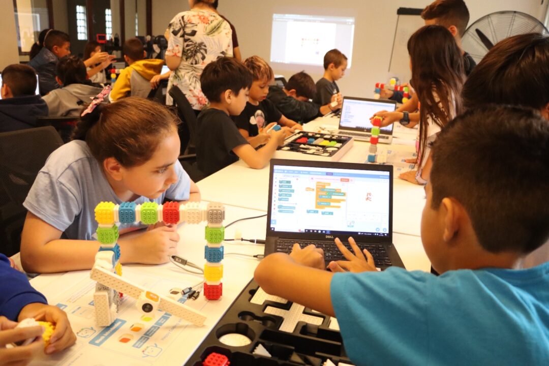 Se habilitaron las inscripciones a las colonias tecnológicas de febrero en San Miguel