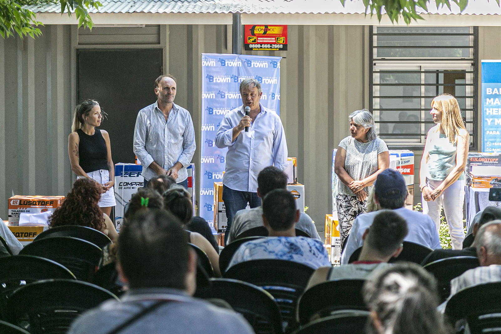 El municipio de Alte Brown entregó maquinarias y herramientas a emprendedores