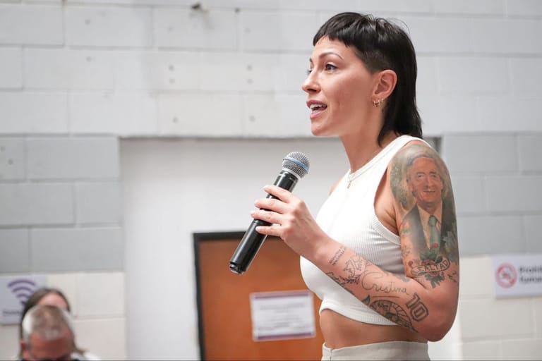 Mayra Mendoza contra Milei: “No nos vamos a someter a un insensible al que no le importa el sufrimiento de las personas”