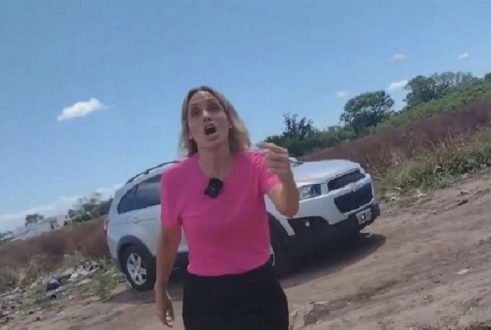 Arietto iba por otro show, vecinas la increparon se saco y amenazo con desalojo