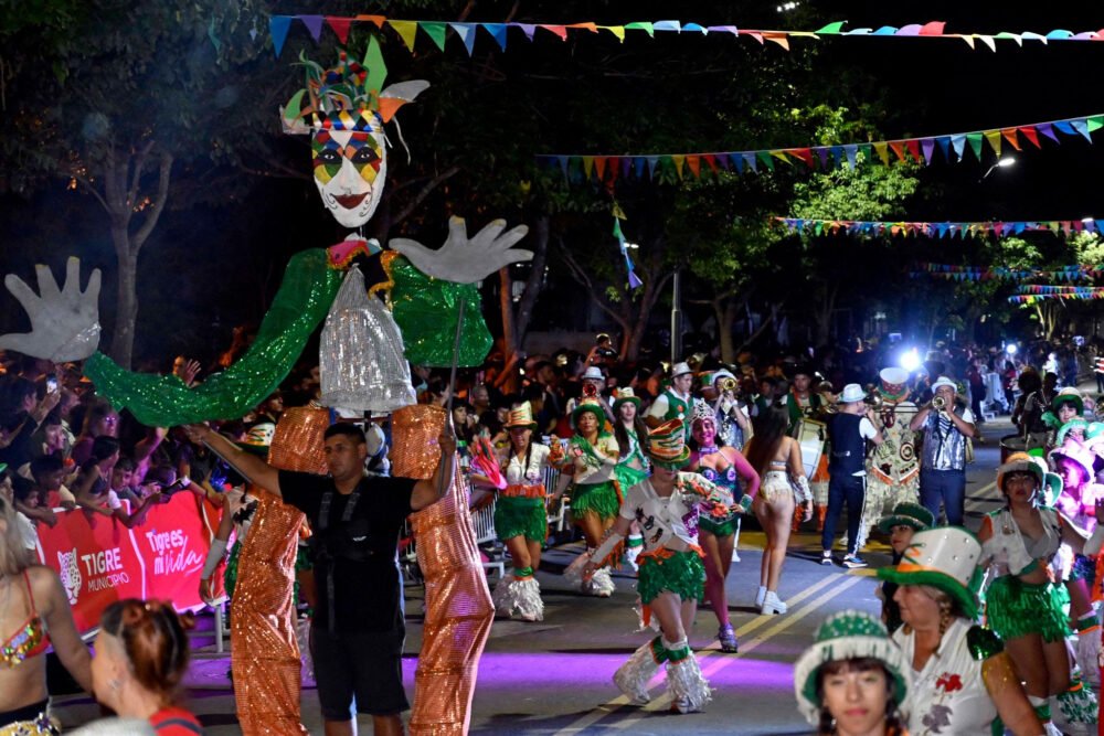 Las familias de Benavídez compartieron la apertura de los Carnavales del Municipio de Tigre 2024