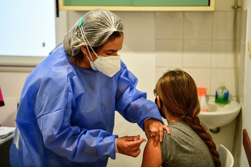 Escobar: Comenzó la campaña de vacunación para embarazadas contra el virus de bronquiolitis