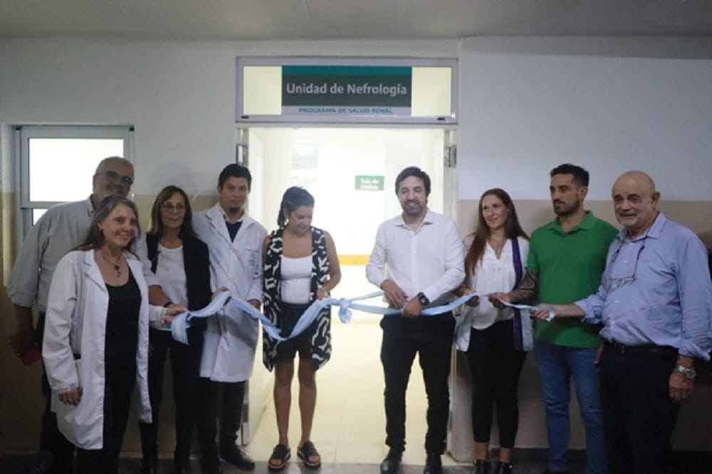 La Provincia inauguró un nuevo centro de diálisis y entregó equipamiento