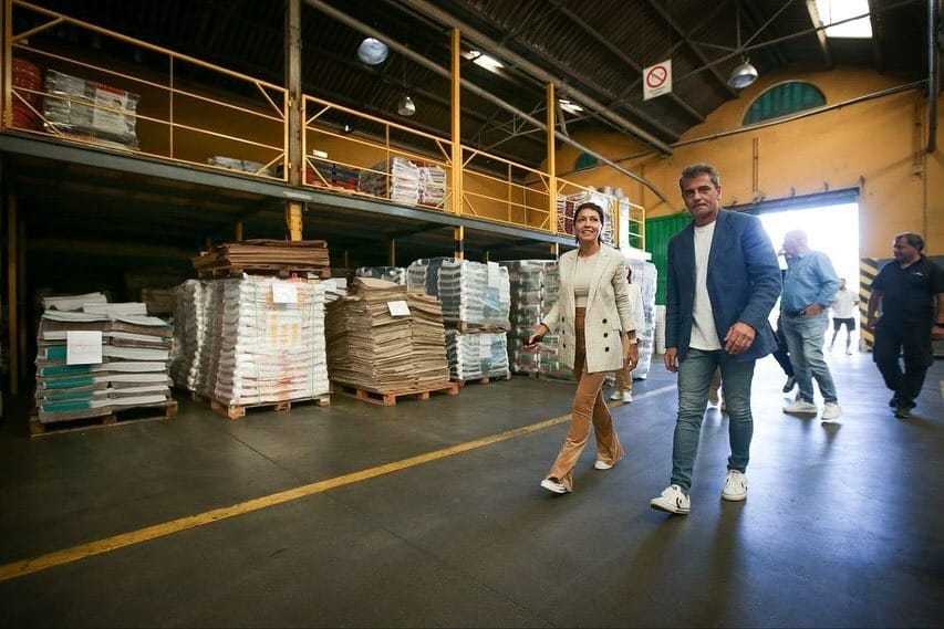 Mayra Mendoza recorrió la empresa productora de bolsas industriales Álamo Saic de Quilmes Oeste