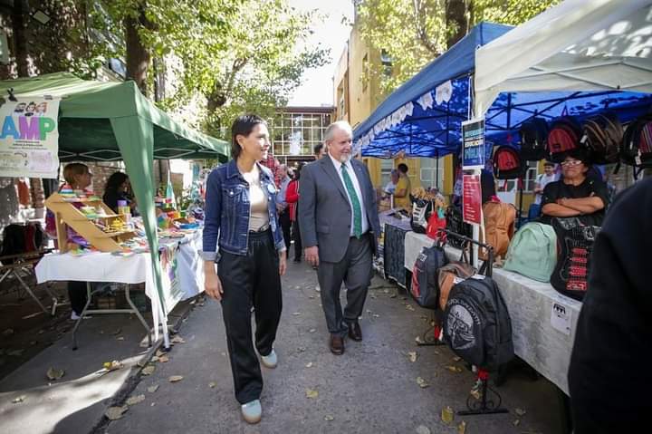 Mayra Mendoza recorrió la feria de la economia popular, social y solidaria que se llevo a cabo en UNQ de Quilmes