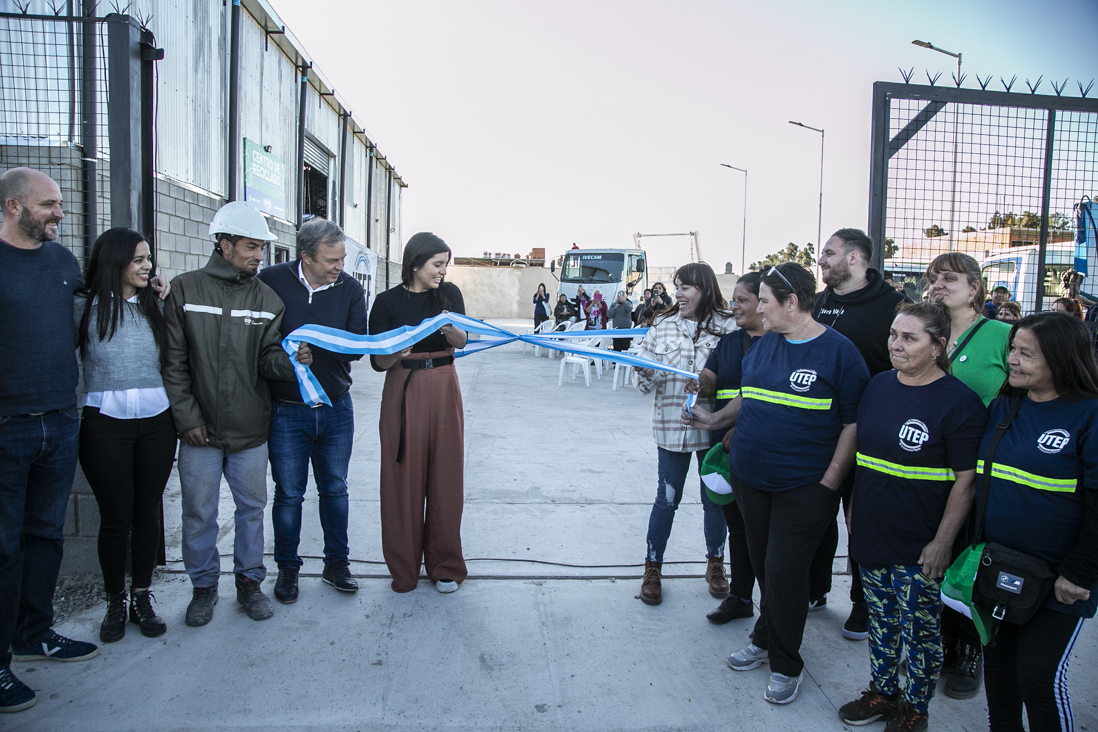 Mariano Cascallares inauguro junto a Daniela Vilar el Centro de Reciclado “Ecomunidad” y maquinaria