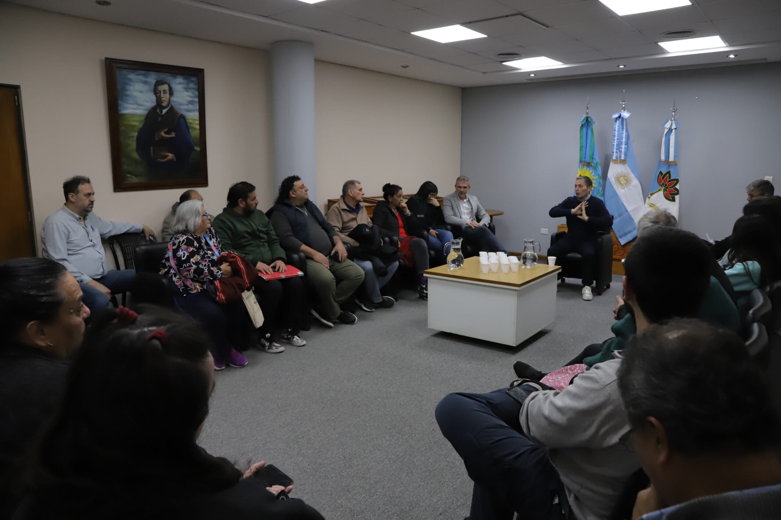 Fernando Gray, dialogó con vecinas y vecinos del barrio Policia