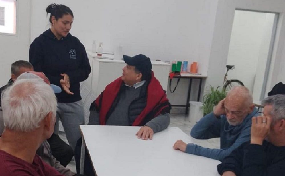 Mario Ishii visitó el centro municipal para Adultos Mayores “La Bella Estación”