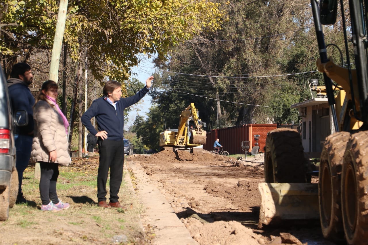 Avanzan las obras de pavimentación en San Miguel