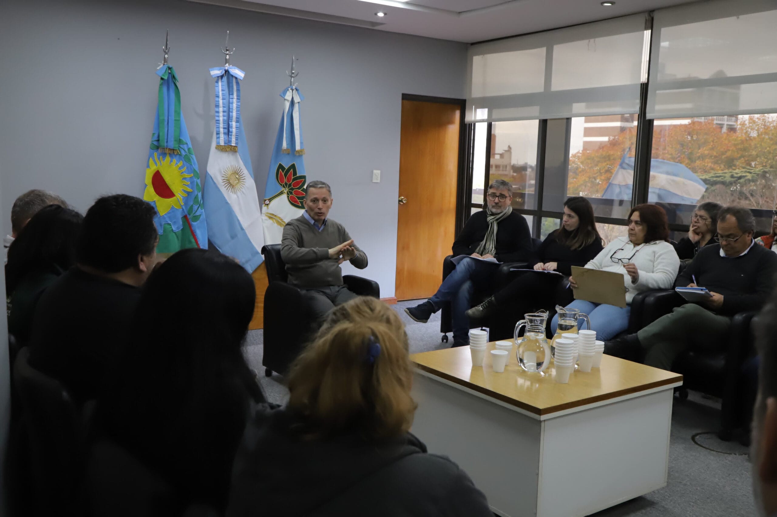 Fernando Gray, mantuvo una nueva reunión con vecinas y vecinos del barrio Policial