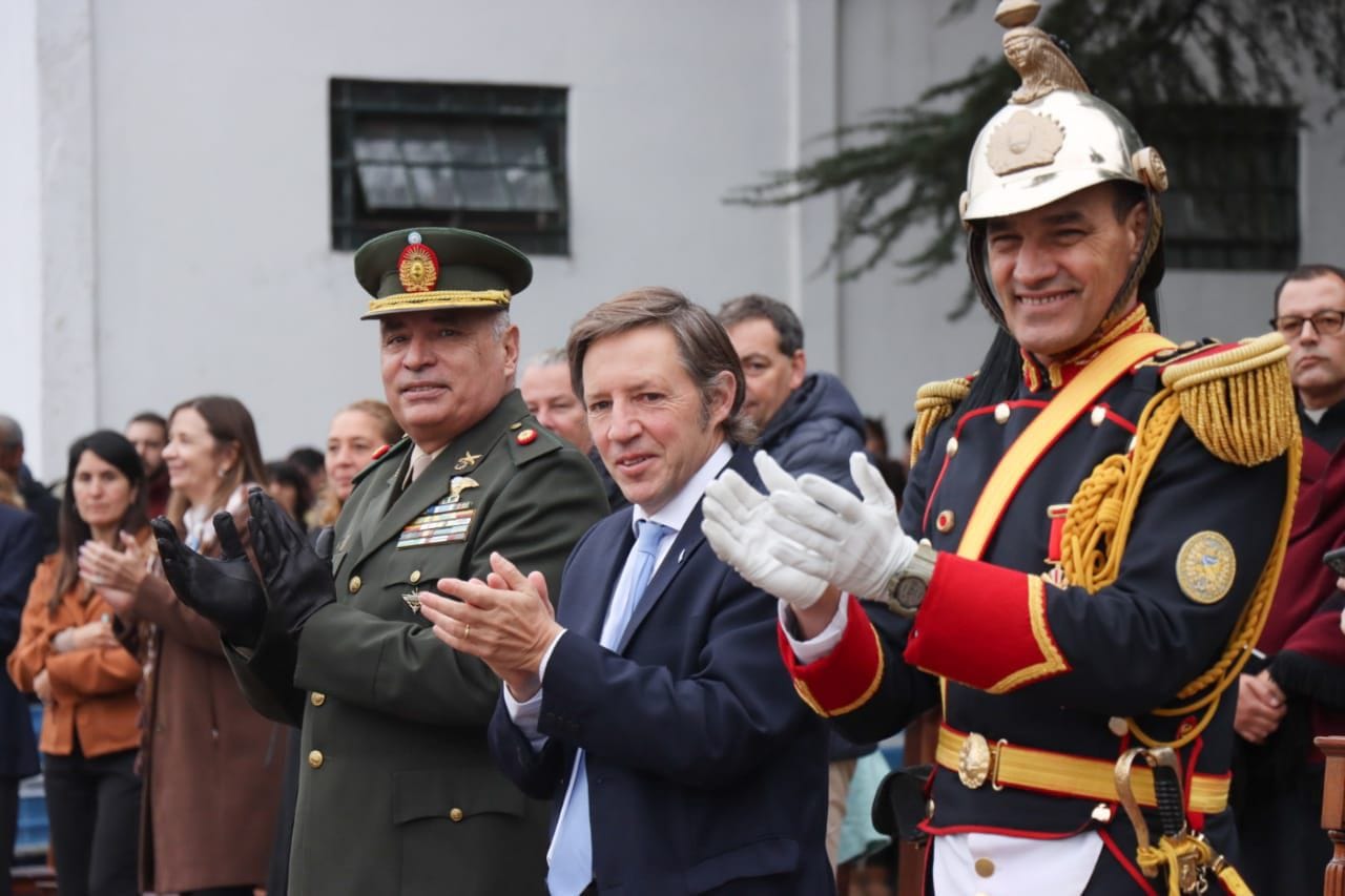 Más de 4.000 alumnos de San Miguel hicieron su promesa a la bandera nacional