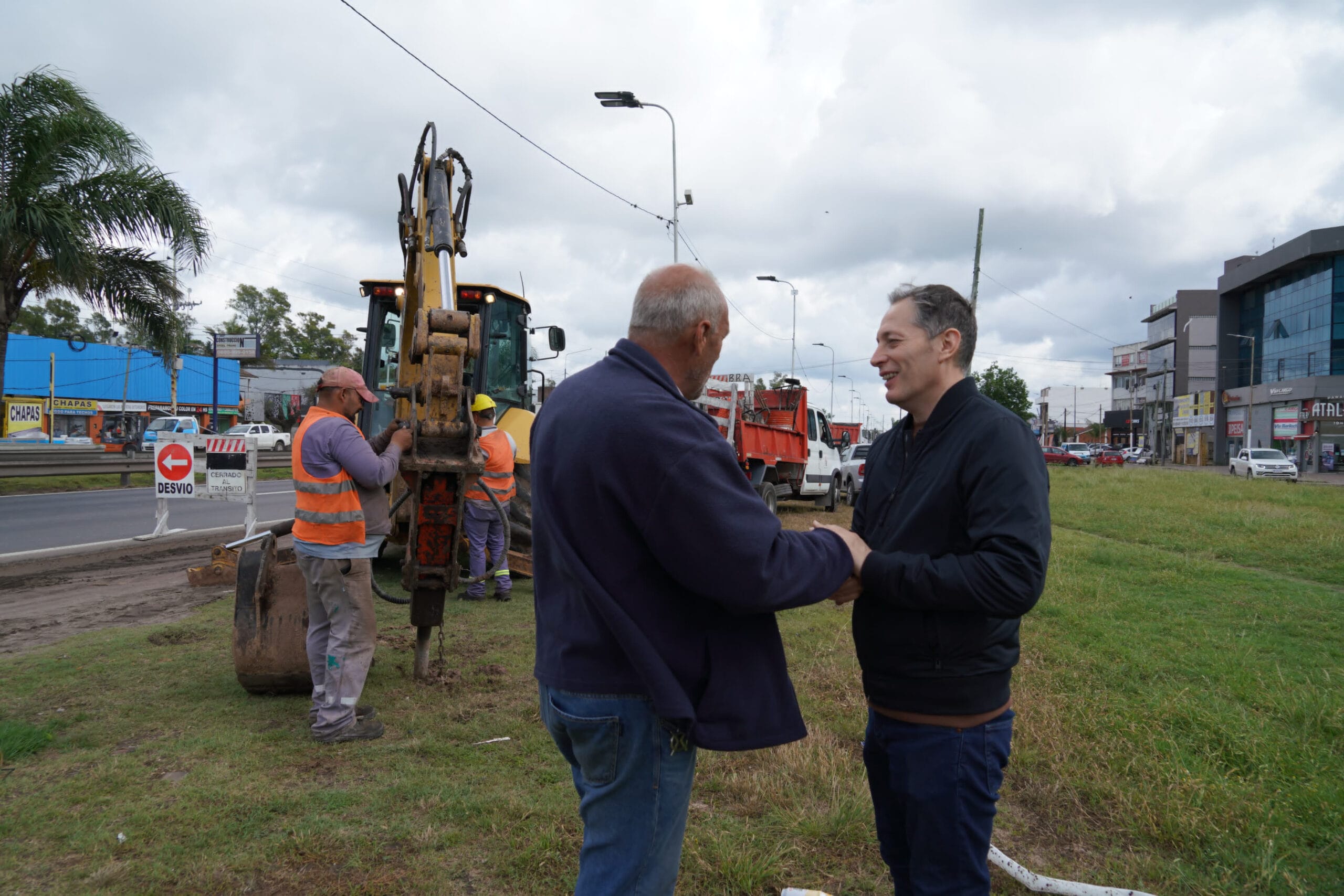 Fernando Gray, recorrió las obras de repavimentación de la avenida Mariano Castex