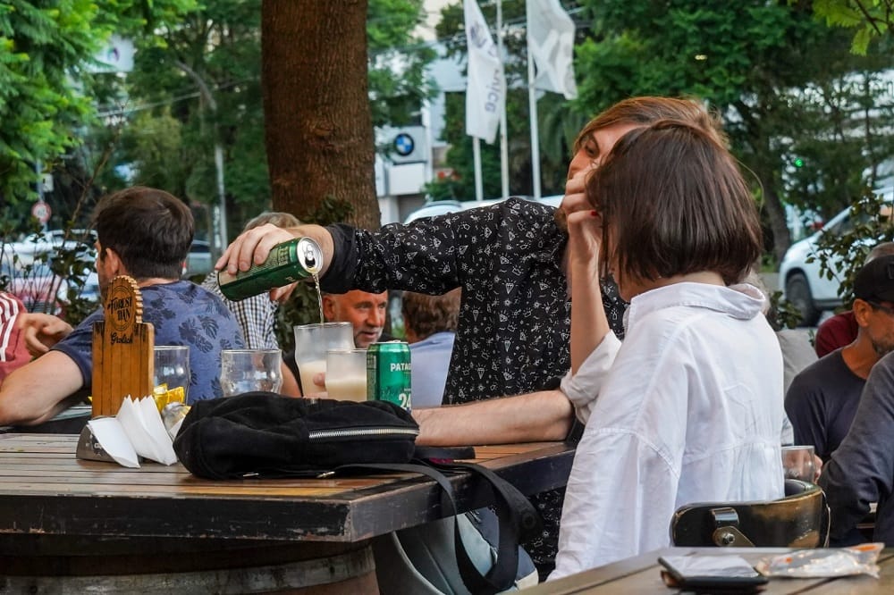 La noche de la cerveza vuelve a Vicente López con shows y descuentos