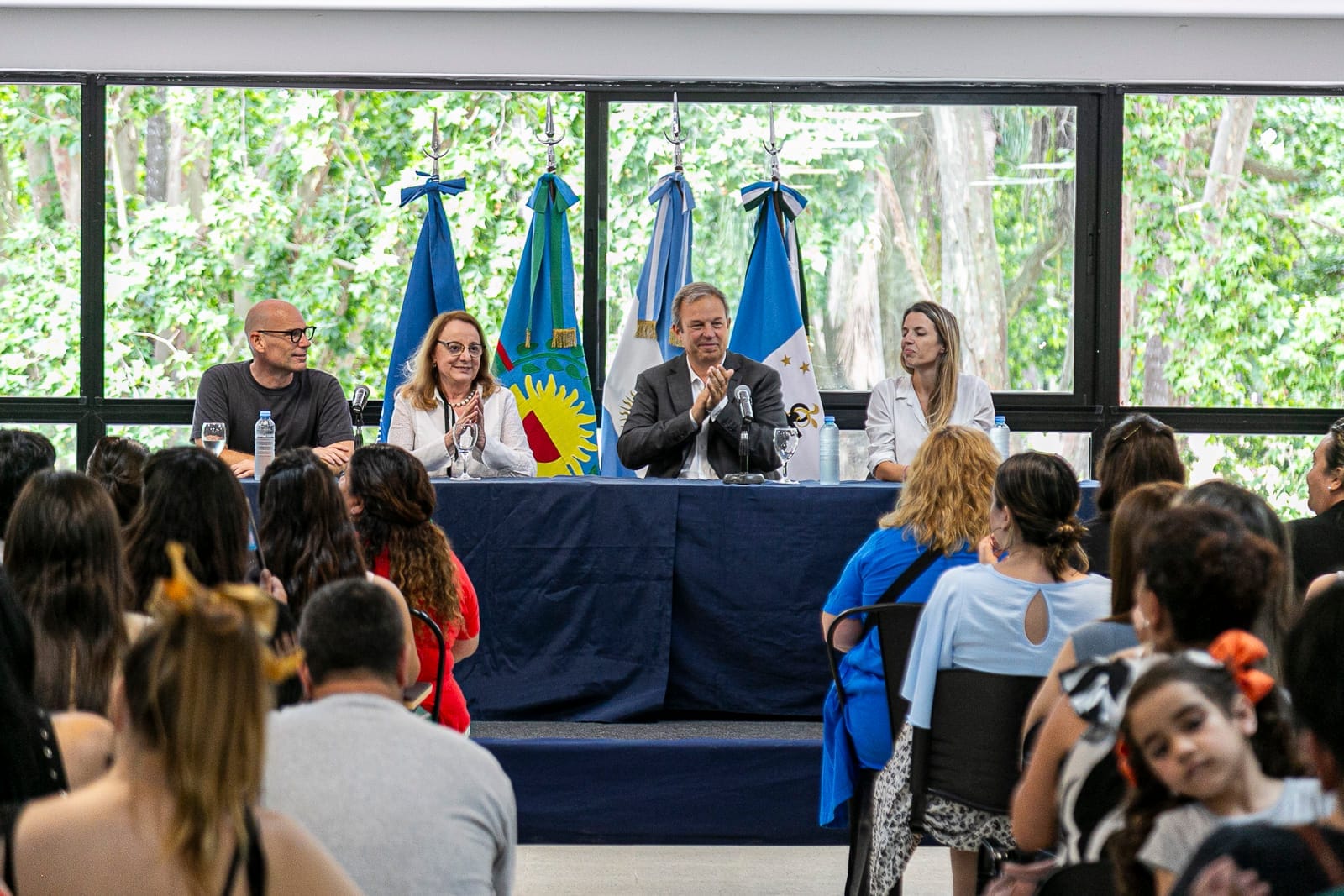 Mariano Cascallares y Alicia Kirchner entregaron certificados Diplomatura a egresados de la UNaB