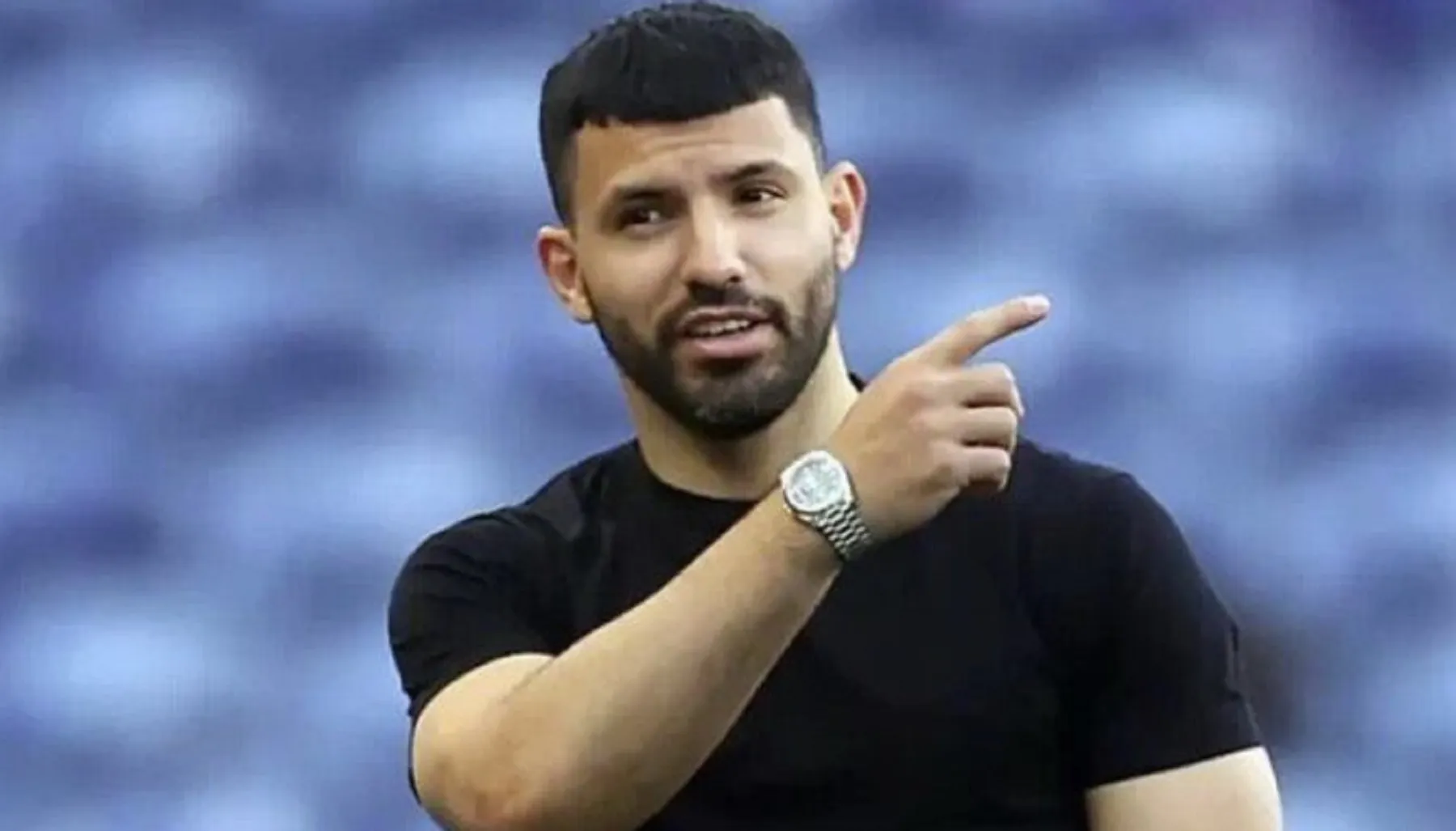 Sociedades anónimas deportivas: Santiago Caputo se reunion con el Kun Agüero  en la Rosada