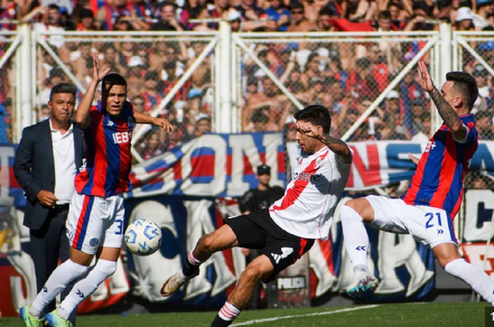 San Lorenzo y River armaron un cero redondo en el bajo flores