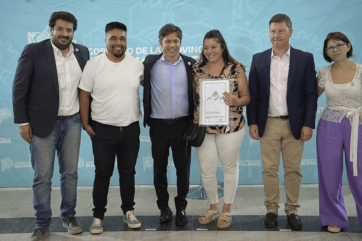 Se entregaron títulos de propiedad gratuitos a familias de Villarino