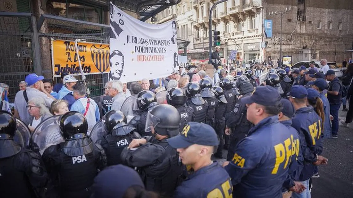 Marcha de jubilados: nuevos incidentes y dos personas detenidas